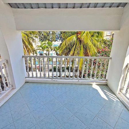 Coconut Bay Apartments Flic en Flac Ngoại thất bức ảnh