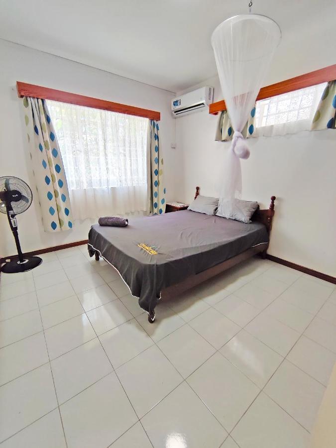 Coconut Bay Apartments Flic en Flac Ngoại thất bức ảnh